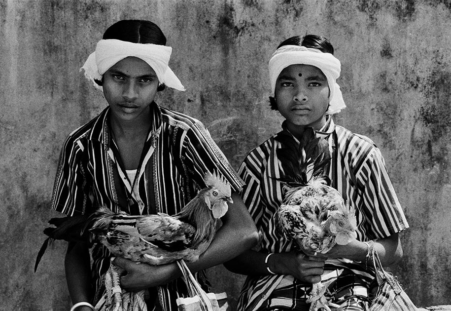 01_indian.tribal.boys.stripes.bastar.roosters.blackandwhite.jpg